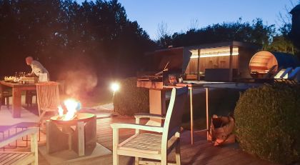 Outdoor fireplace
